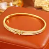 Pulsera Dorada de Lujo Ligero para Mujer, Cobre No Desvanecible Chapado en Oro Real de 18K, Pulsera de Alta Gama con Diamantes Completos de Venta Caliente Transfronteriza Dongdaemun