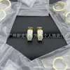 Fornecimento Exclusivo Transfronteiriço de Conjuntos de Brincos, Colares, Pulseiras, Anéis e Broches Réplicas de Alta Qualidade da Marca Tb com Etiquetas, Atacado