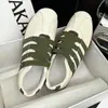 2026 Verão Novos Sapatos de Treino Planos Estilo Ballet Vintage Alemães com Tiras e Velcro Mary Jane Sapatos Casuais Coreanos
