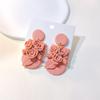 Producto Heng Geometry Nuevos Pendientes Personalizados de Cerámica Suave 2023 Pendientes Estéreo con Estampado de Flores para Mujer al Por Mayor