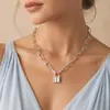 Collar geométrico retro personalizado con cadena de suéter, joyería transfronteriza europea y americana, collar de temperamento combinable con todo en forma de candado simple para mujer