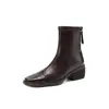Botas Slimming de Fundo Silencioso Estilo Britânico para Deslocamento Inverno 2026 Salto Médio Robusto Bico Quadrado Pele de Ovelha Elástica Envolvente para Pernas Botas Curtas Femininas