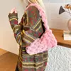 Bolsa de Pelúcia Estilo Coreano Feminina 2025 Nova Bolsa Tote para o Trabalho Outono e Inverno Grande Capacidade Bolsa Feminina Ombro Único Transversal