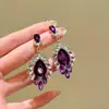 Brincos de Franja Totalmente Cravejados de Diamante Super Brilhantes de Luxo Leve, Estilo Retrô de Alto Padrão, Brincos Exagerados com um Encantador Diamante Roxo, Brincos Elegantes para Mulheres