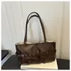 Bolso de Axila Estilo Coreano de Diseño de Nicho Nuevo Llegado Primavera/Verano 2026 Gran Capacidad para Viajes Diarios Bolso Tote Elegante Bolso de Hombro Único para Mujer