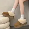 Pantuflas de algodón gruesas con suela gruesa para mujer, con forro de felpa, engrosadas, para aumentar la altura (zapatos peludos), Zapatillas de algodón de estilo nuevo para invierno, caña baja, para el noreste, 2026