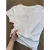 Camiseta de verano para mujer, color liso, corte ajustado, manga corta, con cuello Henry y botones, cuello en V medio abierto, adecuada como prenda básica