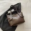 Bolso de axila retro de gran capacidad para otoño e invierno, nuevo y elegante bolso tote con un aspecto sofisticado, bolso de hombro simple para ir al trabajo, bolso suave
