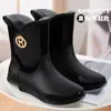 Botas de lluvia, zapatos de agua impermeables y antideslizantes de moda, botas de lluvia para adultos, zapatos de goma forrados de vellón, altura hasta la pantorrilla, adecuados para uso en exteriores, uso en la cocina y trabajo de mujer