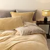 Terciopelo de bebé para otoño e invierno, terciopelo de leche engrosado, juego de ropa de cama de cuatro piezas, juego de tres piezas de sábana y funda de edredón de felpa corta de lujo ligero