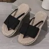 Chinelos de verão para férias femininos para uso ao ar livre, chinelos de dedo de novo estilo de alta qualidade 2024, sapatos de praia para uso na beira-mar