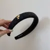 Diadema Roja Versátil para Mujer, Hace que la Cara Parezca Más Pequeña, Accesorio para el Cabello para Año Nuevo, Nuevo Estilo de Otoño e Invierno, Aspecto de Alta Gama, Pinza para el Cabello para Lavarse la Cara