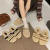 Pantuflas de pelo de celebridad de internet para usar al aire libre para mujer 2026 Otoño/Invierno súper calientes estilo coreano suaves pegajosas hebilla de hada suela gruesa medias pantuflas de pelo