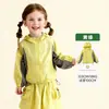Roupas Infantis Amila 2026 Primavera Novo Conjunto de Roupas com Capuz e Proteção Solar em Cor Contrastante para Crianças Conjunto de Duas Peças com Saia Curta para Meninas