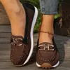 Zapatos de Mujer de Comercio Exterior 2026 Nuevo Estilo Moda Europea y Americana Punta Redonda Hebilla Metálica Fondo Plano Zapatos de Mujer Individuales Suela Suave Mocasines Slip-on