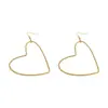 Pendientes de Gancho Únicos de Nicho, Pendientes Grandes Exagerados de Estrella de Cinco Puntas de Moda Europea y Americana, Elegantes Pendientes de Corazón Hueco de Metal de Celebridad de Internet para Mujer