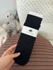 Calcetines de algodón peinado para mujer IOULOR, nuevos, para otoño e invierno, con textura acanalada, color liso, versátiles, transpirables, de media pantorrilla
