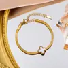 Pulsera Nueva Moda Europea y Americana de Acero de Titanio, Versátil y de Moda, Chapada al Vacío, Joyería de Mano Resistente al Color, Sensación de Alta Gama para Mujeres