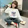 Camiseta estilosa e da moda para meninas Primavera/Outono 2026 Manga Longa Costura Contrastante Algodão Puro Gola Redonda Top Estilo Coreano Camiseta Base para Meninas
