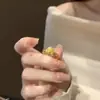 Nuevo Anillo de Rosa de Vid de Espinas para Mujer, Elegante, Lujo Ligero, Moderno, Versátil, Diseño de Nicho, Anillo Abierto Ajustable