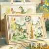 Un juego de regalo de papelería bellamente diseñado con una estética china tradicional, perfecto para la temporada de regreso a clases, como regalo para adultos o como un pequeño regalo de cumpleaños para niñas.