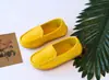 Mocasines para niños 2026 primavera y otoño versión coreana slip-on color caramelo zapatos de bebé con suelas de goma para niños y niñas zapatos de moda
