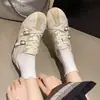 Zapatos de Entrenamiento Alemanes Plateados con Tacón Oculto para Mujer, Nuevo Estilo Primavera 2026, Adecuados para Combinar con Faldas, Tenis Casuales, Zapatos para Correr
