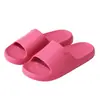 Nuevas chanclas de EVA de verano para hombres y mujeres, resistentes al olor, para uso en interiores en casa, silenciosas, antideslizantes, adecuadas para parejas, sandalias para baño y ducha en casa