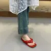 Primer Encuentro con la Temporada: Chanclas de Suela Gruesa para Mujer para Uso en Exteriores con Faldas, Diseño Verano 2026 con Diseño Plisado, Cómodas para la Playa