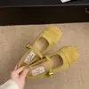 Zapatos de Salón Individuales Retro Rojos Estilo Francés Boca Ancha Baja Nueva Colección Primavera y Otoño 2025 de Terciopelo Suave Estilo Hada Planos Mary Jane