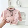 Conjunto de Suéter para Niña Otoño e Invierno Nuevo Versátil Punto Bordado de Pony Falda Pastel Hinchada Conjunto de Dos Piezas