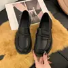 Mocasines Versátiles de Suela Gruesa sin Cordones para Mujer, Zapatos Negros Individuales, Zapatos Pequeños de Cuero Estilo Británico para Mujer, Nuevo Estilo Caliente Primavera 2025