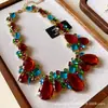 Pendientes de Botón con Borla de Mariposa y Perlas con Goteo de Aceite Transfronterizos Europeos y Americanos Pendientes Estilo Palacio Retro Pendientes de Diseño de Nicho Adornos para Orejas Venta al por Mayor