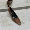 Textura tramada retrô estilo francês, bico quadrado pequeno, sapatilhas de boca rasa, sapatos de trabalho femininos, elegantes e sofisticados, com um delicado salto fino