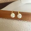 Brincos de Pérola Simples de Luxo Leve Vintage Femininos Elegantes Doces High-end Moda Versátil Estilo Ocidental Brincos de Nicho Brincos