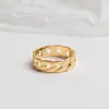Anel de Aço Titânio com Design Vazado Listrado Tecido Nicho Atacado Feminino Textura Estilo Ins Anel Versátil para Dedo Indicador Luxo Leve