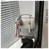 Mochila Feminina Moda Textura Retrô 2025 Novo Verão Casual Comutador Design de Nicho Bolsa Transversal Multifuncional
