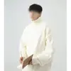 Suéter casual de cuello alto de color liso estilo Hong Kong para hombre, camisa básica simple de otoño e invierno, tejido de punto cálido versátil y moderno