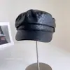 Chapéu Navy com Padrão de Diamante em PU Retro de Aba Reta para Mulheres Outono Casual Versátil Boné Bico de Pato Europeu Americano Tendência Boina Tendência