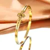 Nuevo brazalete de acero inoxidable con diseño de trébol de cuatro hojas calado, moda transfronteriza, flor de cuatro hojas que no se decolora, joyería de brazalete de acero de titanio
