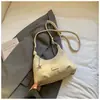 Bolsa Pequena Retro Texturizada de Luxo para Mulheres 2026 Nova Versátil para o Dia a Dia Bolsa de Mão Moda Bolsa de Ombro Transversal Atacado