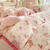 Conjunto de Roupa de Cama de Leite Fleece Estampado de Quatro Peças para Outono e Inverno Lençol de Elástico Quente Espessado Estilo Conjunto de Três Peças para Dormitório de Estudante Roupa de Cama Fofa