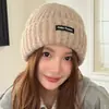 Gorro de Lã Grossa Feminino para Outono e Inverno, Quente e Protetor de Orelhas, Faz o Rosto Parecer Menor