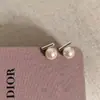 Pendientes de Viga de Equilibrio de Perlas Shijia Vintage Baoman para Mujer Corea del Sur Nicho Sencillos Versátiles Elegantes de Alta Gama