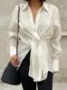 Camisa de Manga Longa com Barra Dividida, Ajuste na Cintura e Gola Irregular, Design Europeu e Americano Estilo Outono para Mulheres, Top Elegante e Simples Estilo Preguiçoso