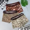 Roupa Íntima Masculina de Seda Gelada com Estampa de Leopardo Personalizada de Verão, Confortável e Macia, Boxer Ousado, Shorts Sexy de Quatro Cantos