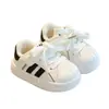 Sapatos de Concha para Bebê e Criança Pequena Outono Inverno Mais Veludo Sapatos de Lona para Crianças Velcro Solado Macio Bebê e Criança Pequena Quente Criança Pequena Esportes