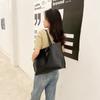 Bolso tote simple de moda 2022 otoño e invierno Nuevo bolso de hombro con patrón de cocodrilo bolso de mano informal versátil ventas directas de fábrica