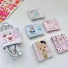 Lindo organizador de cables de datos de tela hecho a mano con temática de oso, almacenamiento práctico y único para cables de datos y de carga hecho a mano