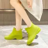 Botas de lluvia de moda transfronterizas para mujer, zapatos de una sola capa, enlace, botas de lluvia versátiles para exteriores, zapatos de goma antideslizantes para cocina